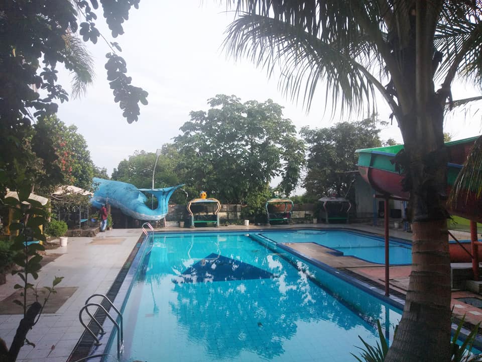 Kolam Renang / Waterpark Tirta Ciburial