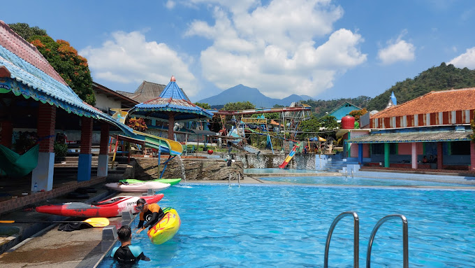 Kolam Renang Tirta Endah