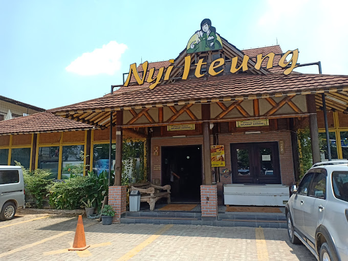 Rumah Makan Nyi Iteung